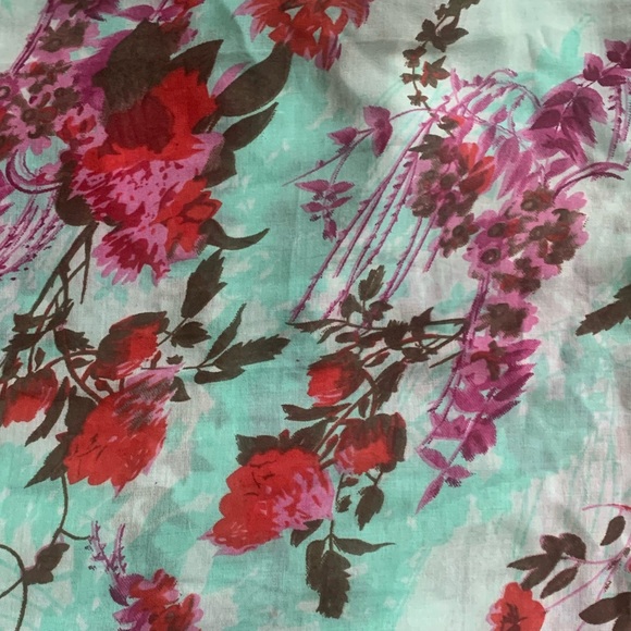 Four scarf bundle - Picture 5 of 6